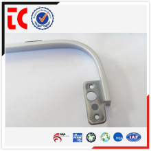 China berühmte Aluminium-Druckguss-Teile / adc12 Aluminium-Gussteil / weiß lackiert Displayer Stützrahmen